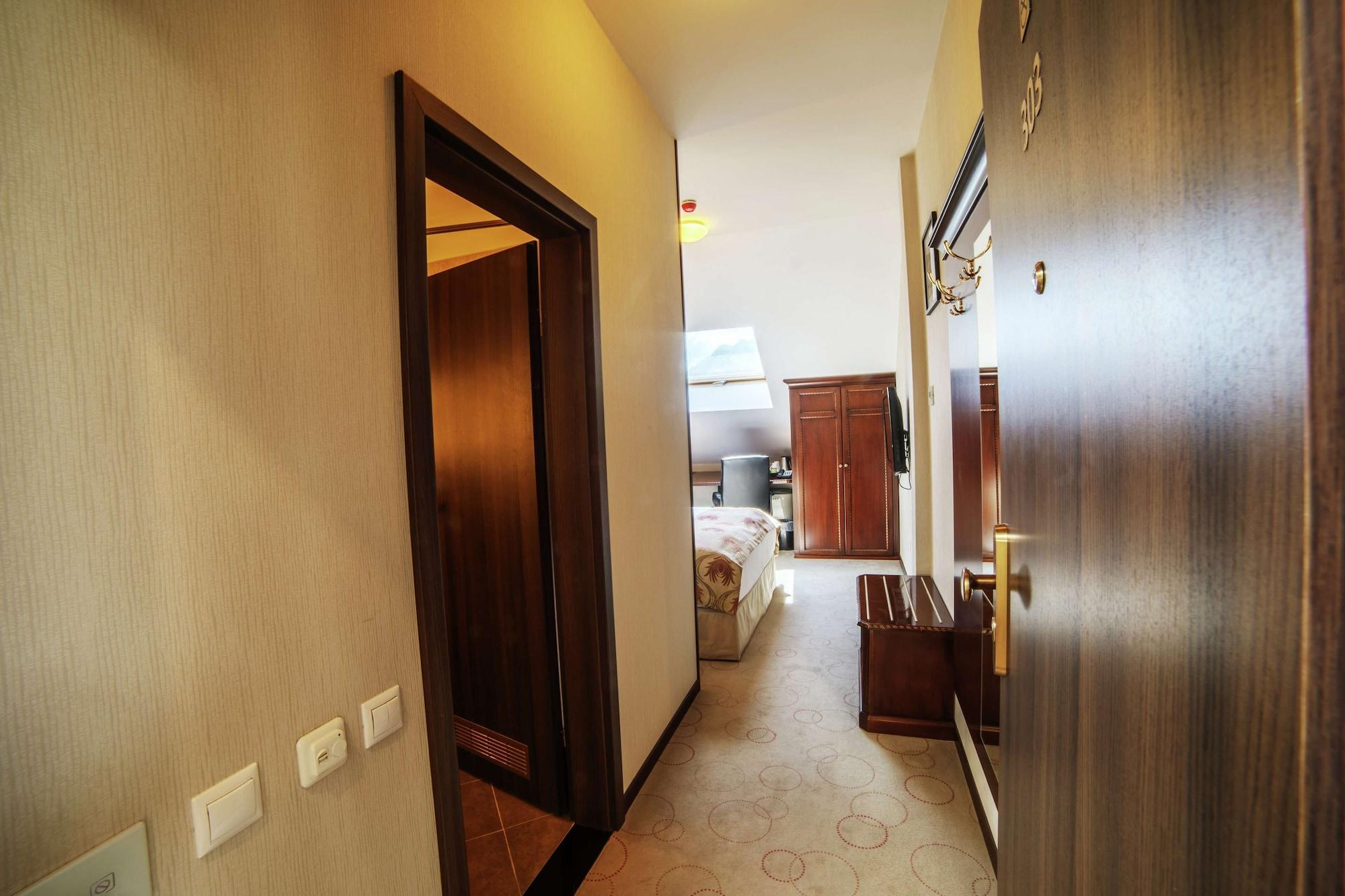 Doubletree By Hilton Hotel Sighisoara - Cavaler Dış mekan fotoğraf