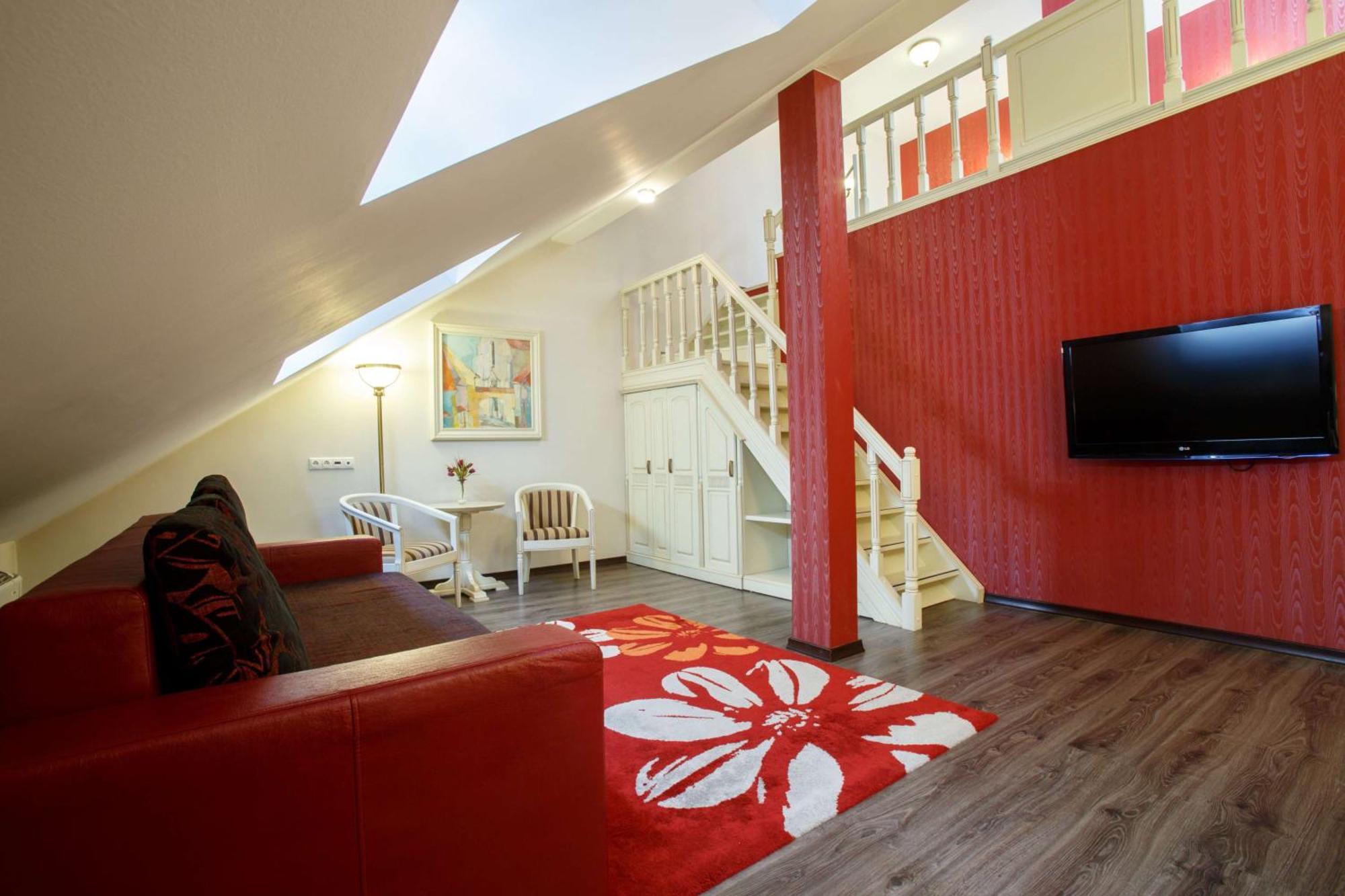 Doubletree By Hilton Hotel Sighisoara - Cavaler Dış mekan fotoğraf